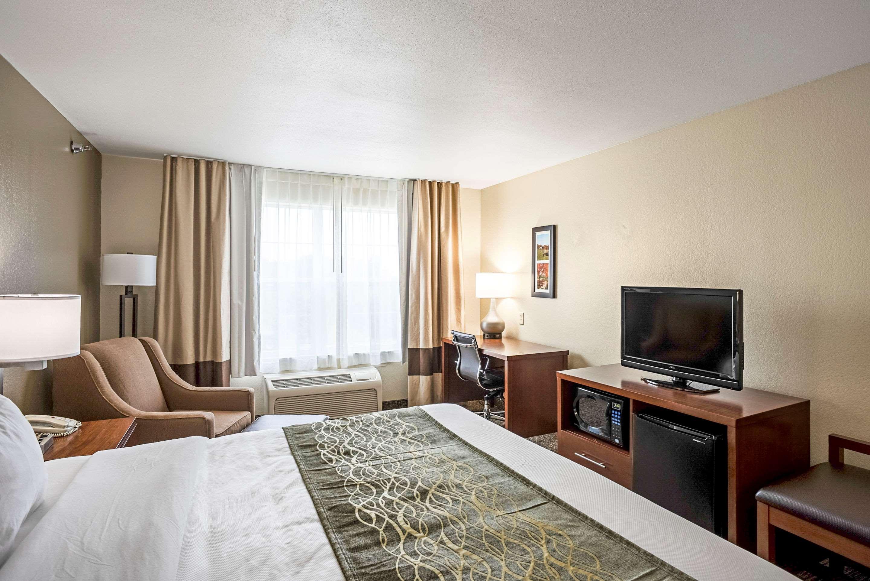 Comfort Inn & Suites Independence Bagian luar foto