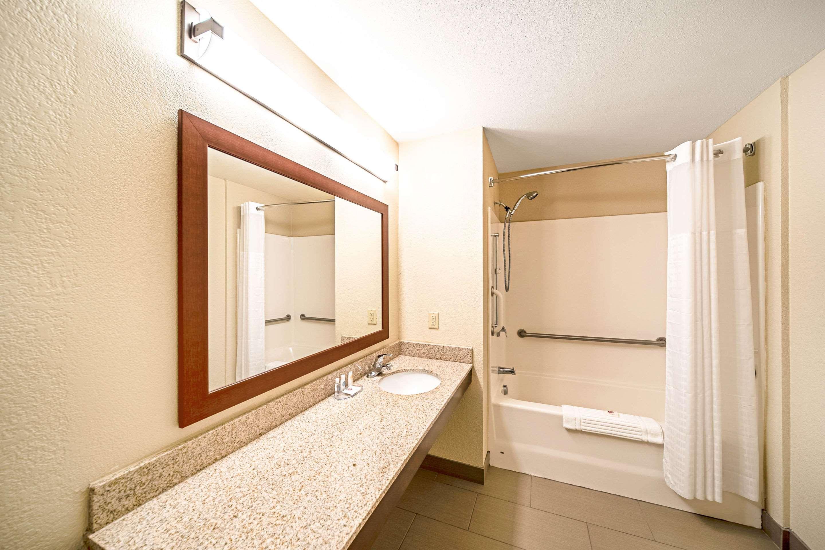 Comfort Inn & Suites Independence Bagian luar foto